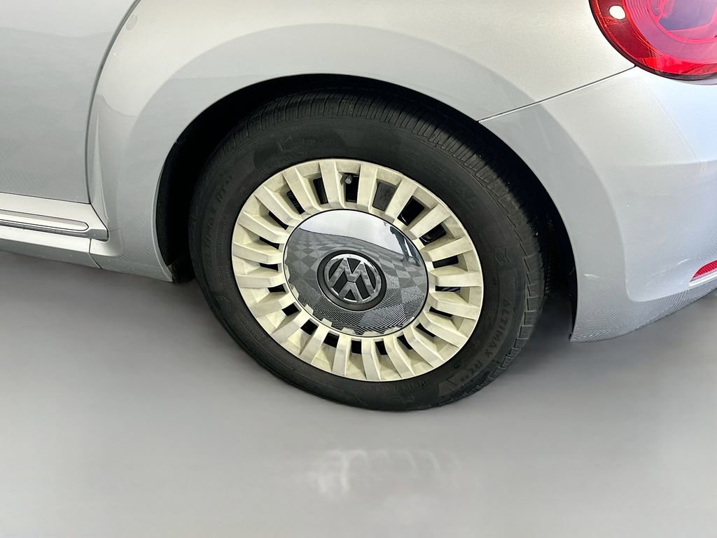Used 2013 Volkswagen Beetle 2.5 image 28