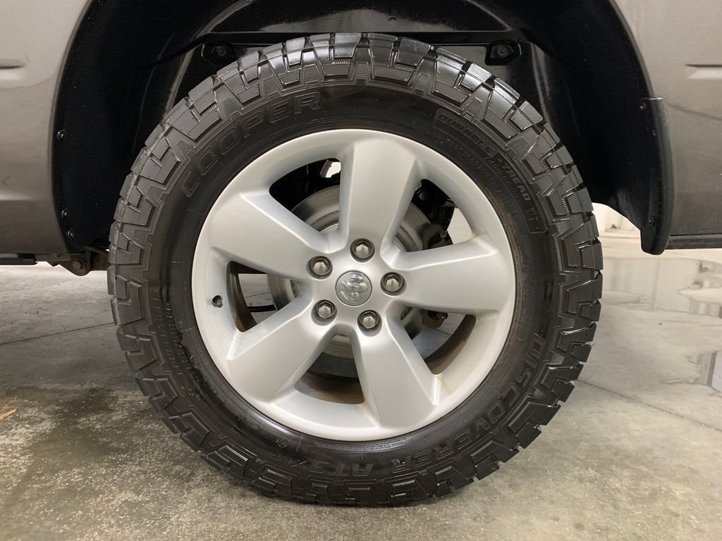 Used 2017 RAM 1500 Classic SLT AWD/4WD image 18