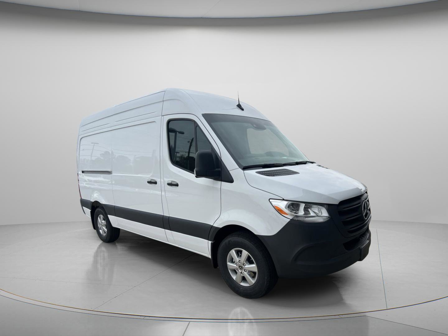 Used 2024 Mercedes-Benz Sprinter 2500 image 7