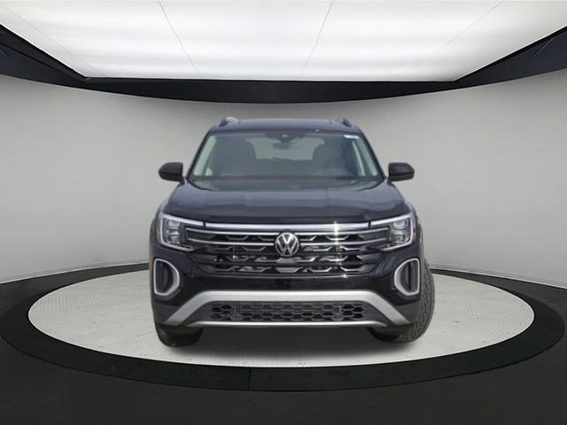 New 2026 Volkswagen Atlas Peak Edition image 2