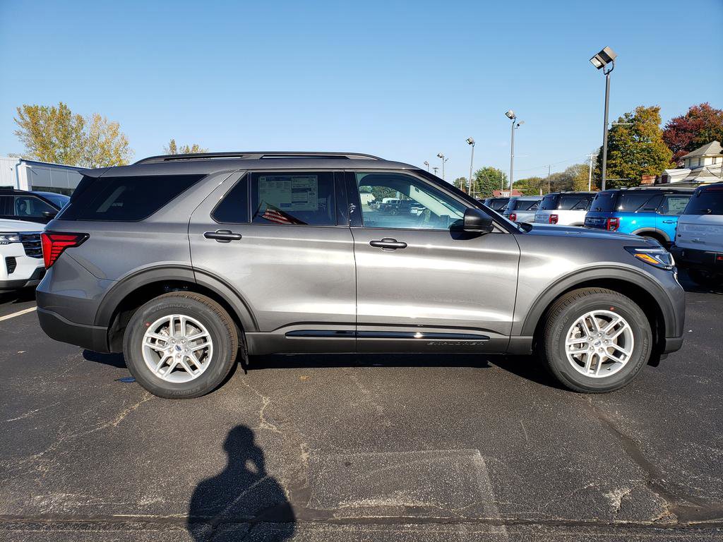 New 2026 Ford Explorer Active image 9