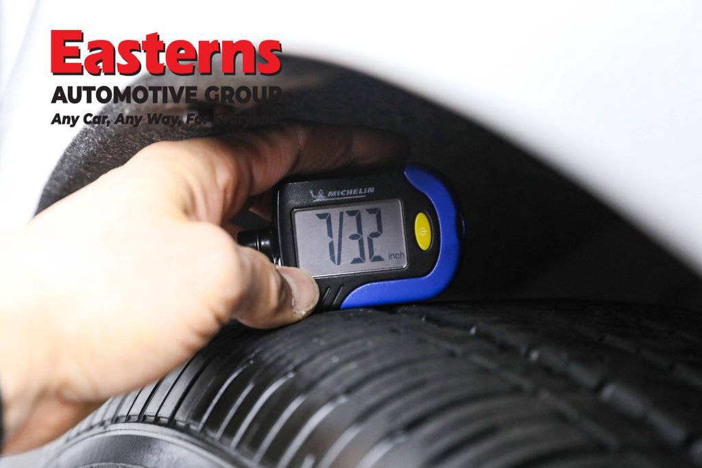 Used 2022 Chrysler Voyager LX image 26