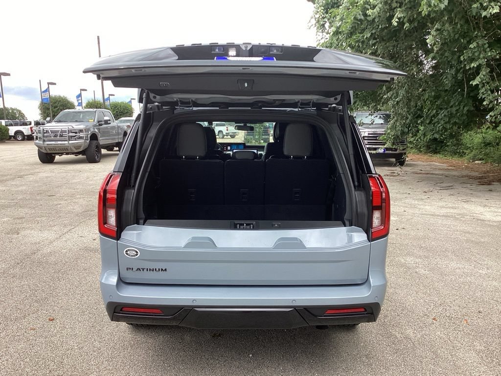 New 2026 Ford Expedition Platinum w/ Stealth Appearance Package AWD/4WD image 11