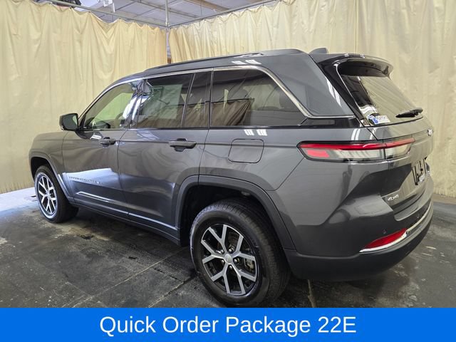 Used 2025 Jeep Grand Cherokee Limited w/ Trailer Tow Package AWD/4WD image 9