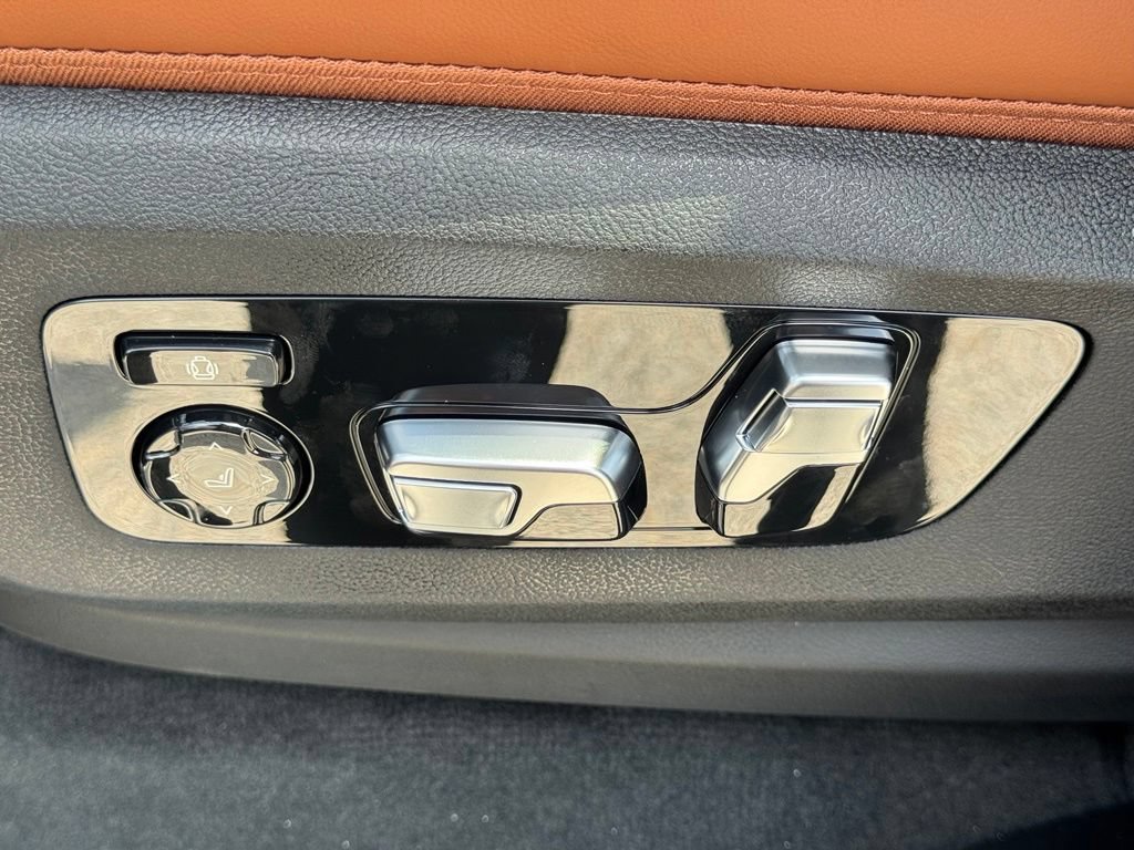 New 2027 BMW X7 xDrive40i w/ M Sport Package AWD/4WD image 12