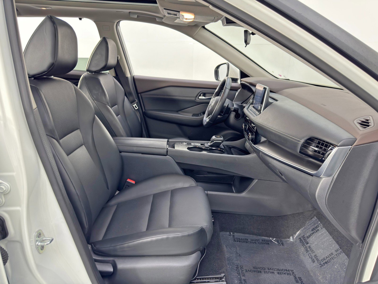 Used 2022 Nissan Rogue SV w/ SV Premium Package FWD image 15