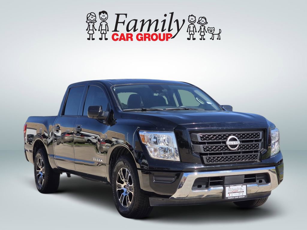Used 2023 Nissan Titan SV RWD image 2