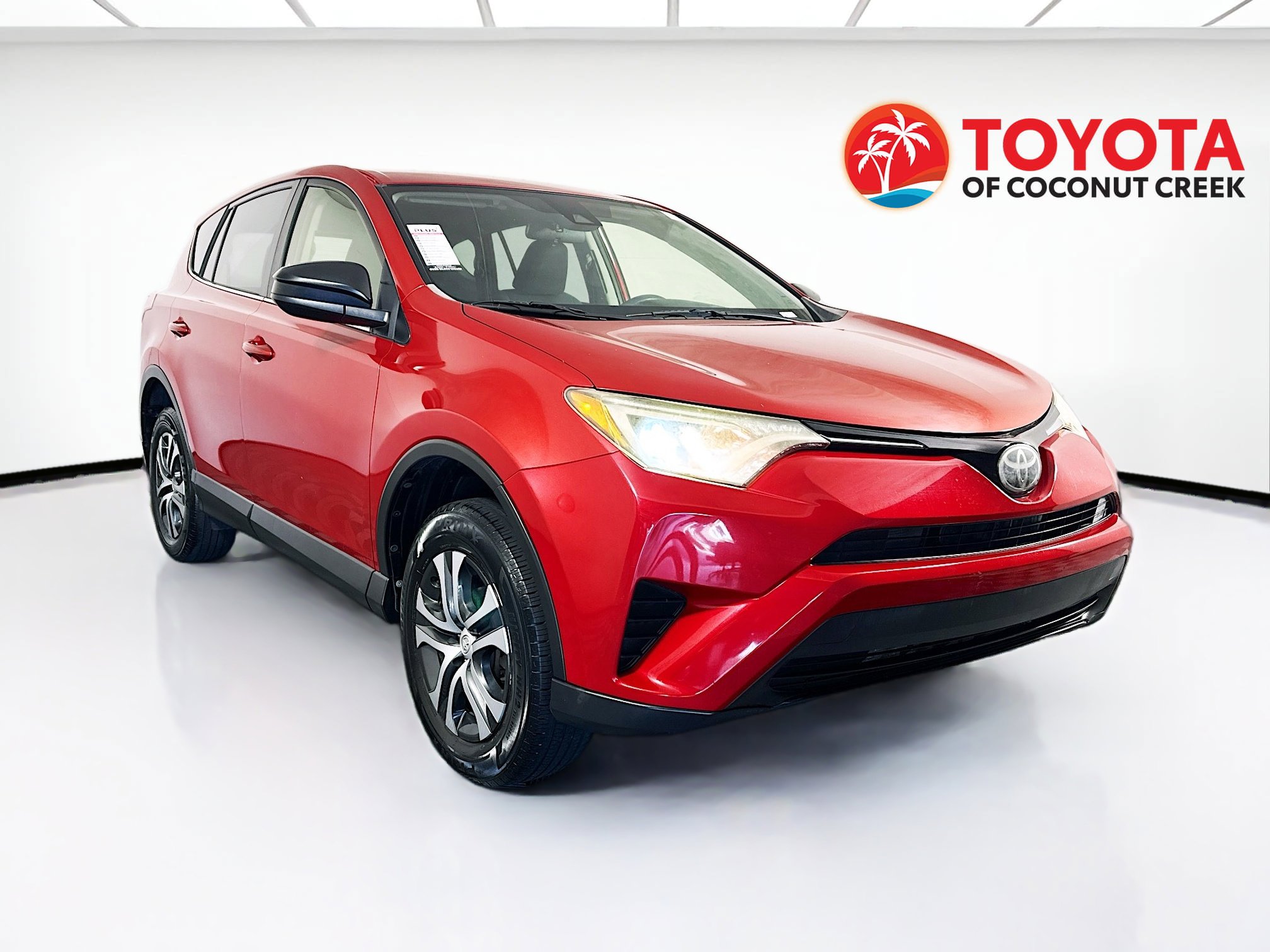 Used 2017 Toyota RAV4 LE FWD image 1