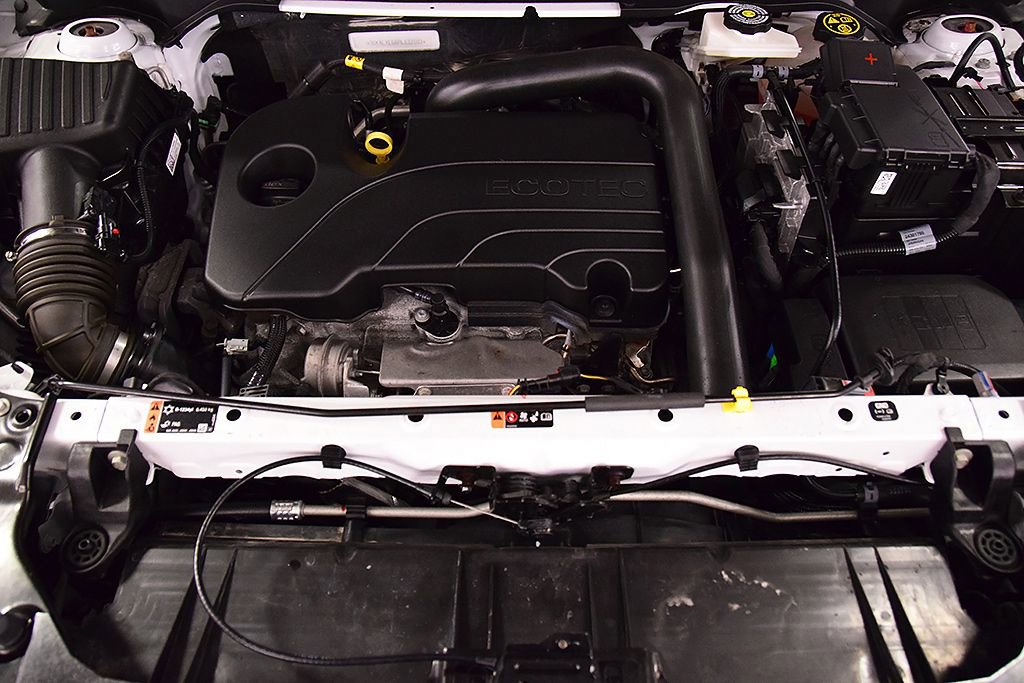 Used 2023 GMC Terrain AT4 w/ LPO, Floor Liner Package AWD/4WD image 34