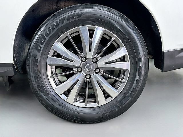 Used 2018 Nissan Pathfinder SV AWD/4WD image 30