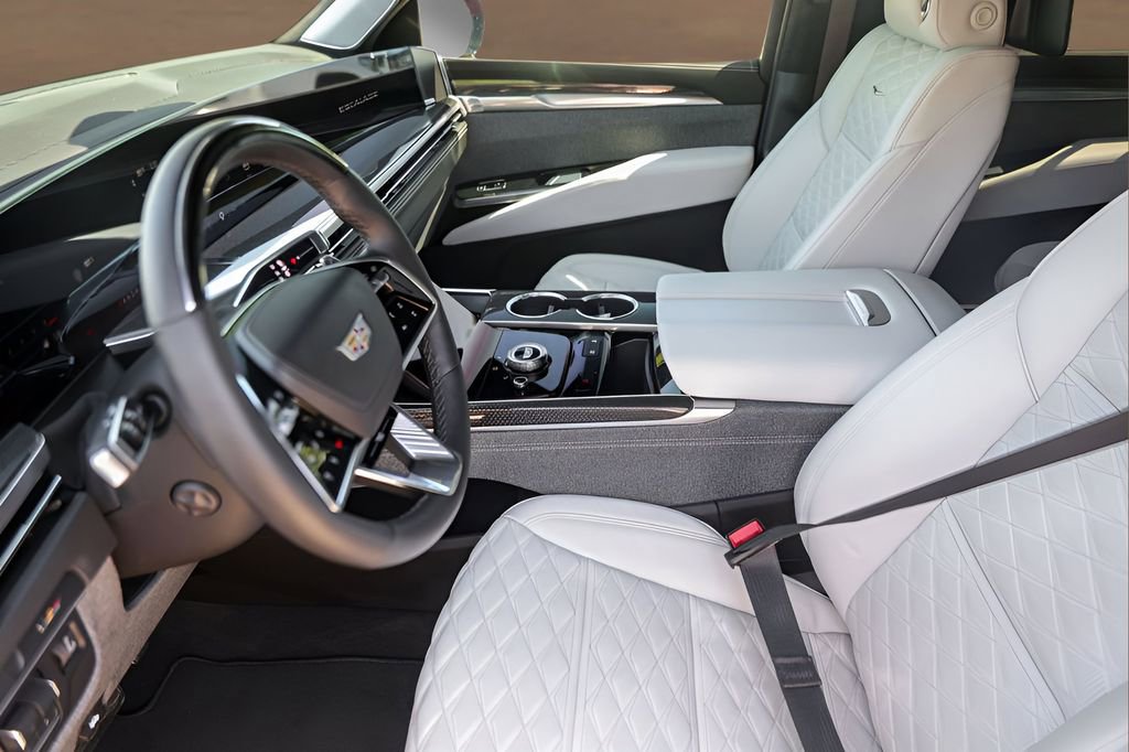 Certified 2025 Cadillac Escalade ESV V image 9