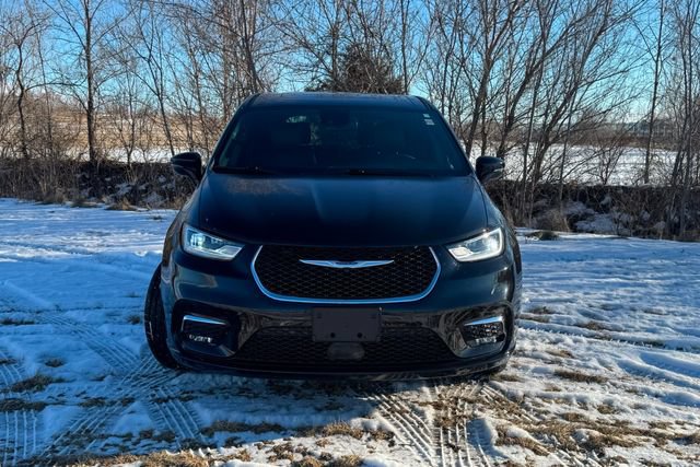 Used 2025 Chrysler Pacifica Select AWD/4WD image 8