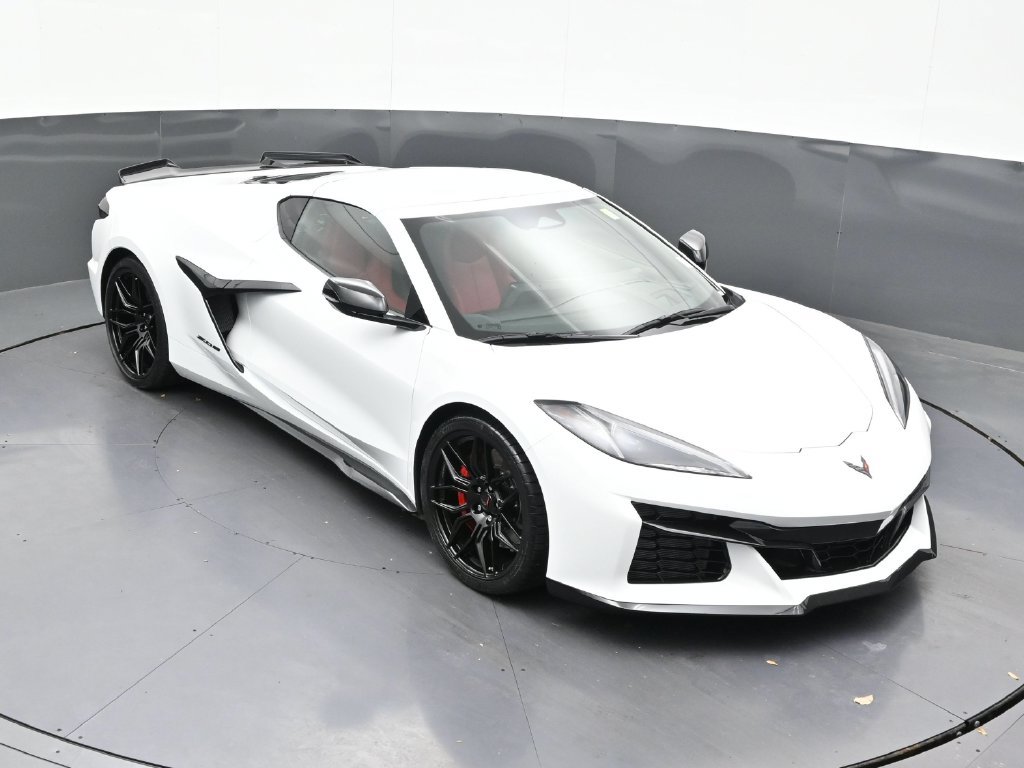 Used 2027 Chevrolet Corvette Z06 RWD image 24