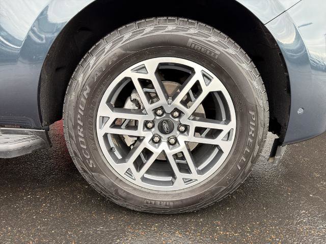 Certified 2025 Ford Expedition Active image 6