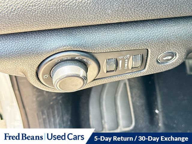 Used 2016 Chrysler 200 Limited FWD image 15