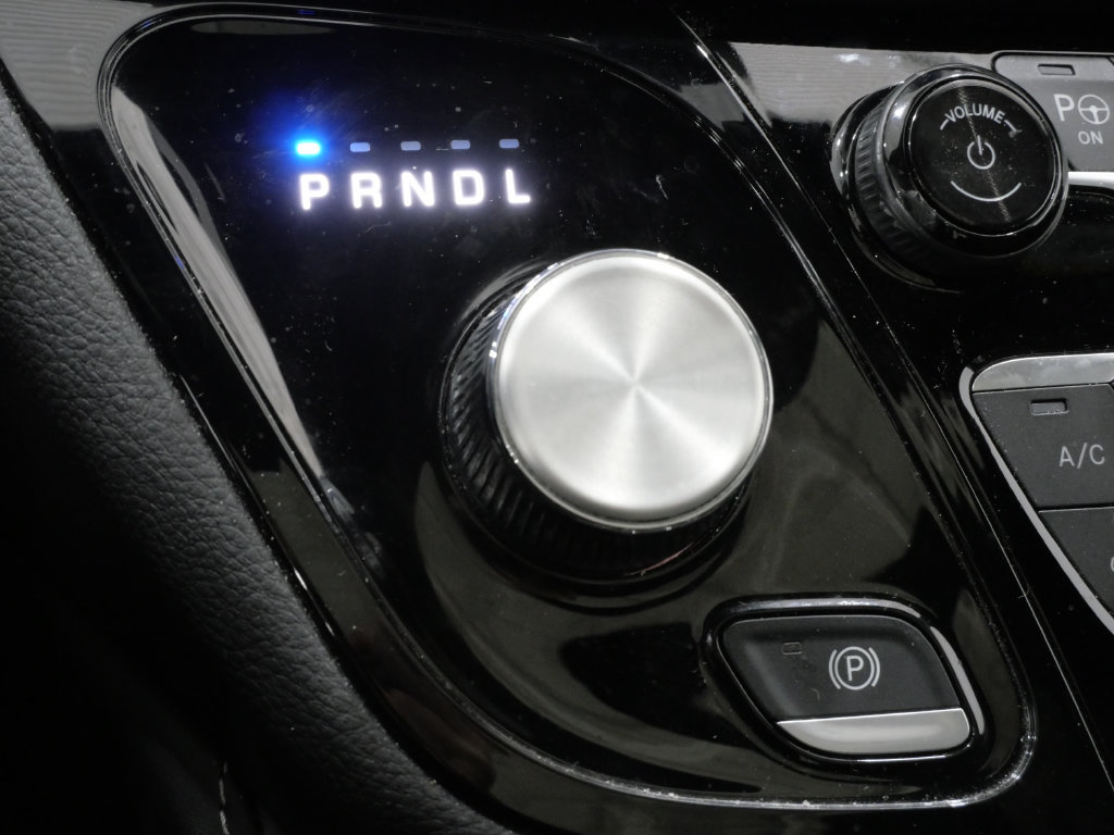 Used 2024 Chrysler Pacifica Limited w/ S Appearance Package FWD image 22