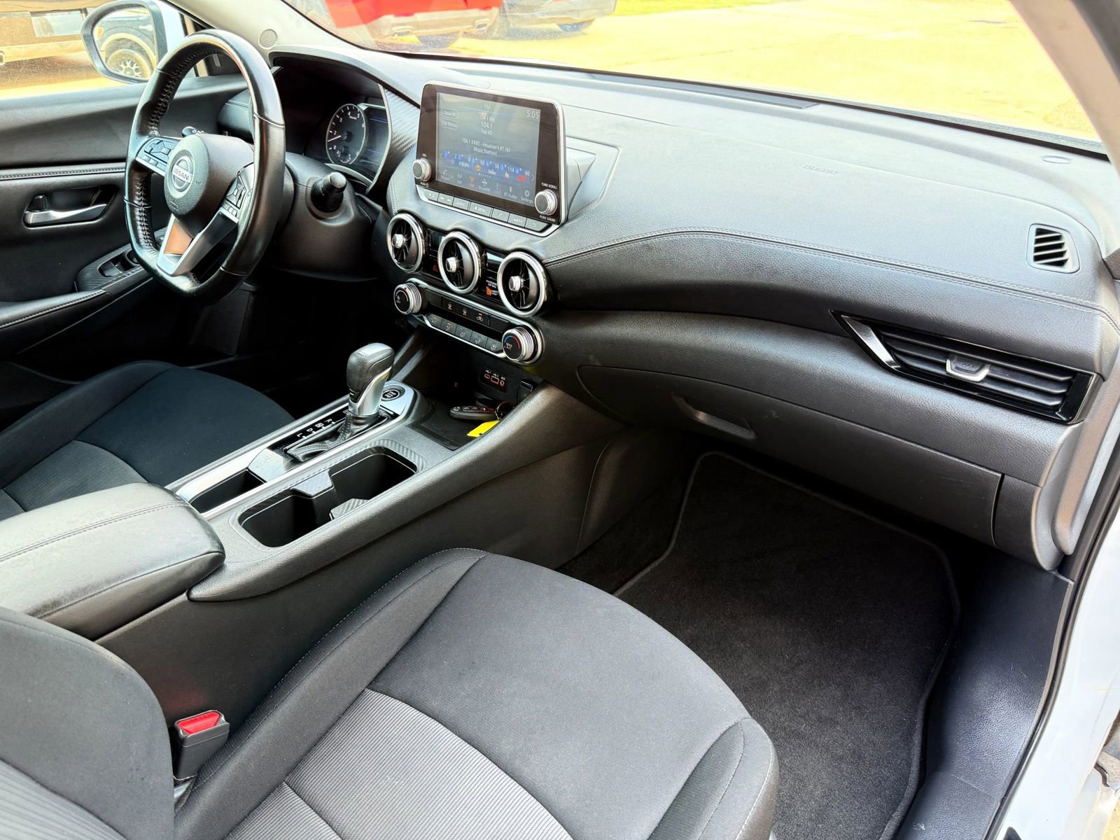 Used 2022 Nissan Sentra SV image 42