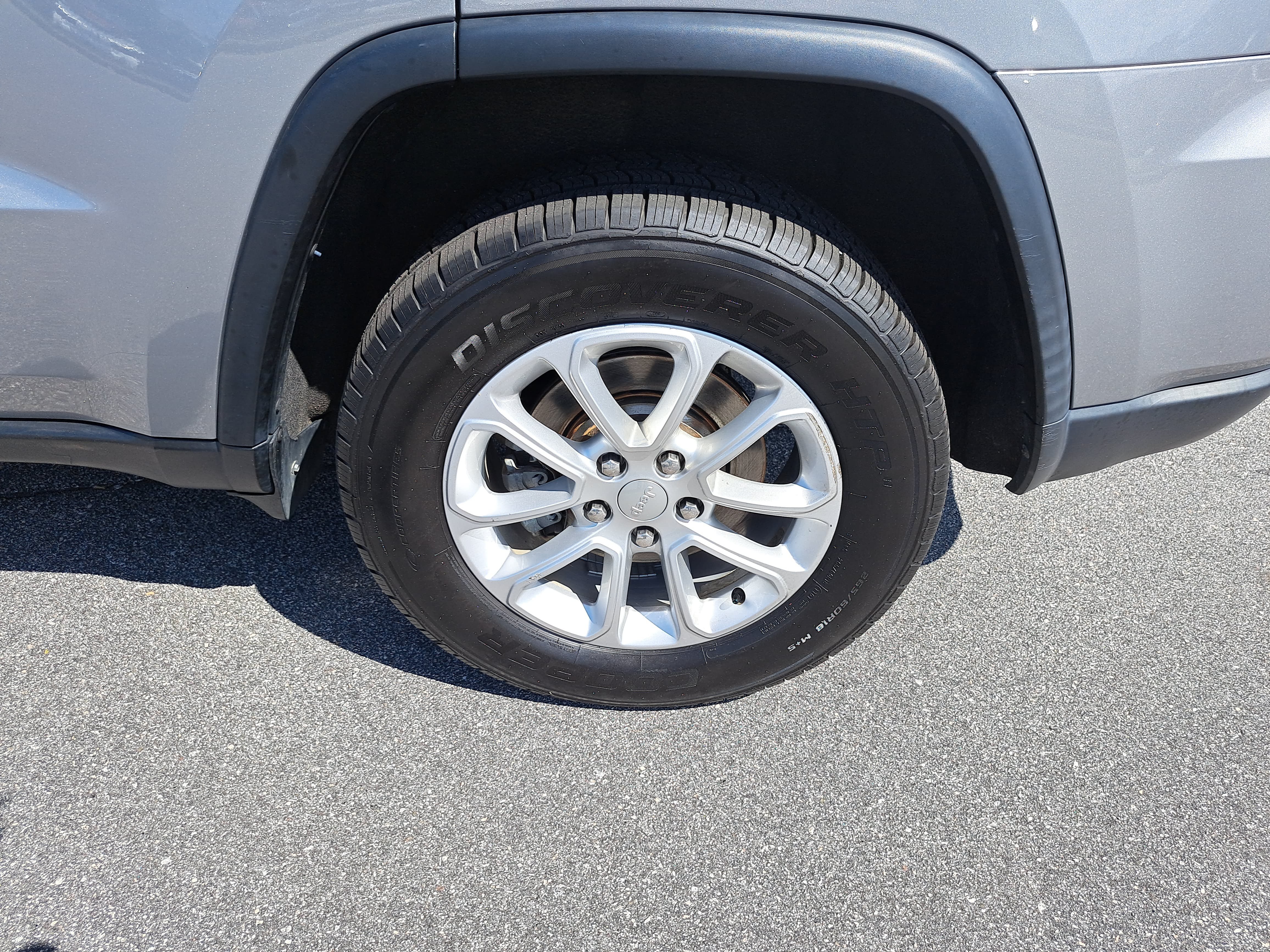 Used 2021 Jeep Grand Cherokee Laredo RWD image 30