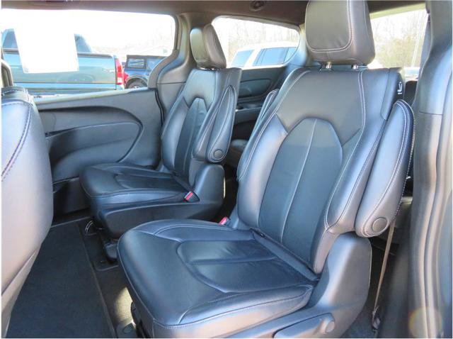 Used 2022 Chrysler Pacifica Touring-L w/ S Appearance Package FWD image 25