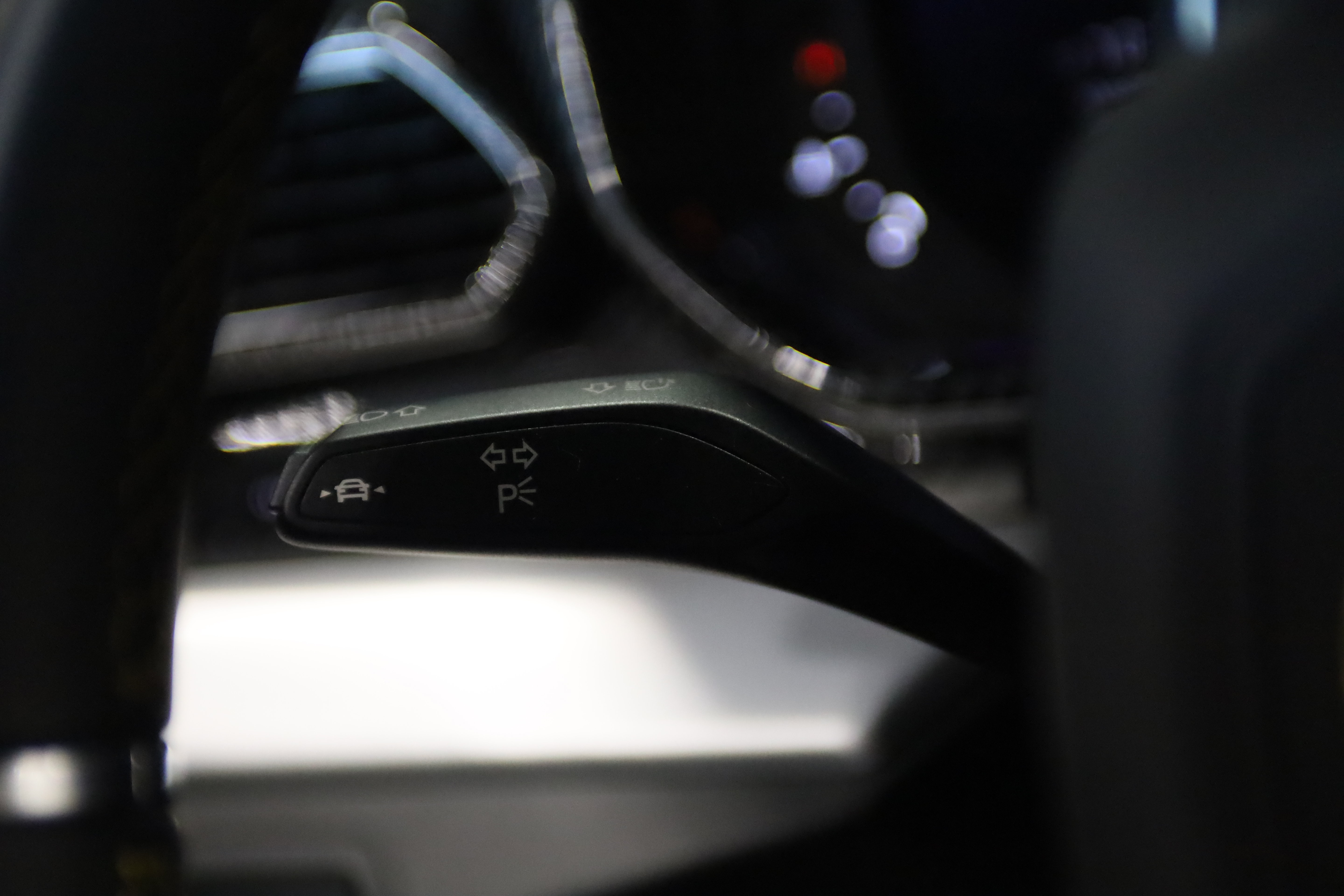 Used 2019 Lamborghini Urus AWD/4WD image 22