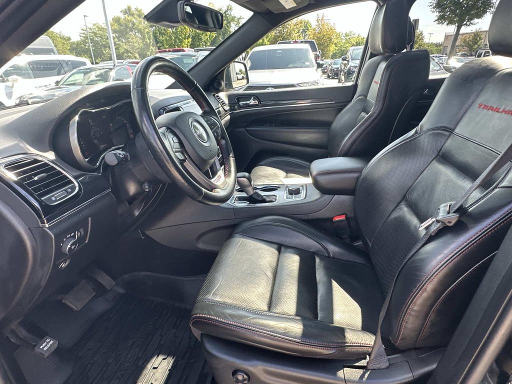 Used 2021 Jeep Grand Cherokee Trailhawk w/ Trailhawk Luxury Group AWD/4WD image 17