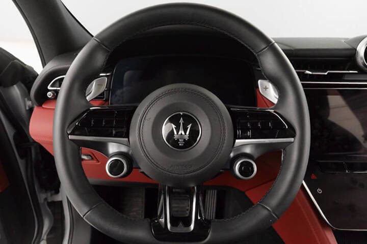 Used 2023 Maserati Grecale Modena image 12