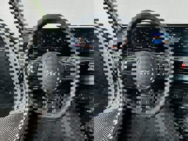 New 2025 Kia K5 LXS image 11