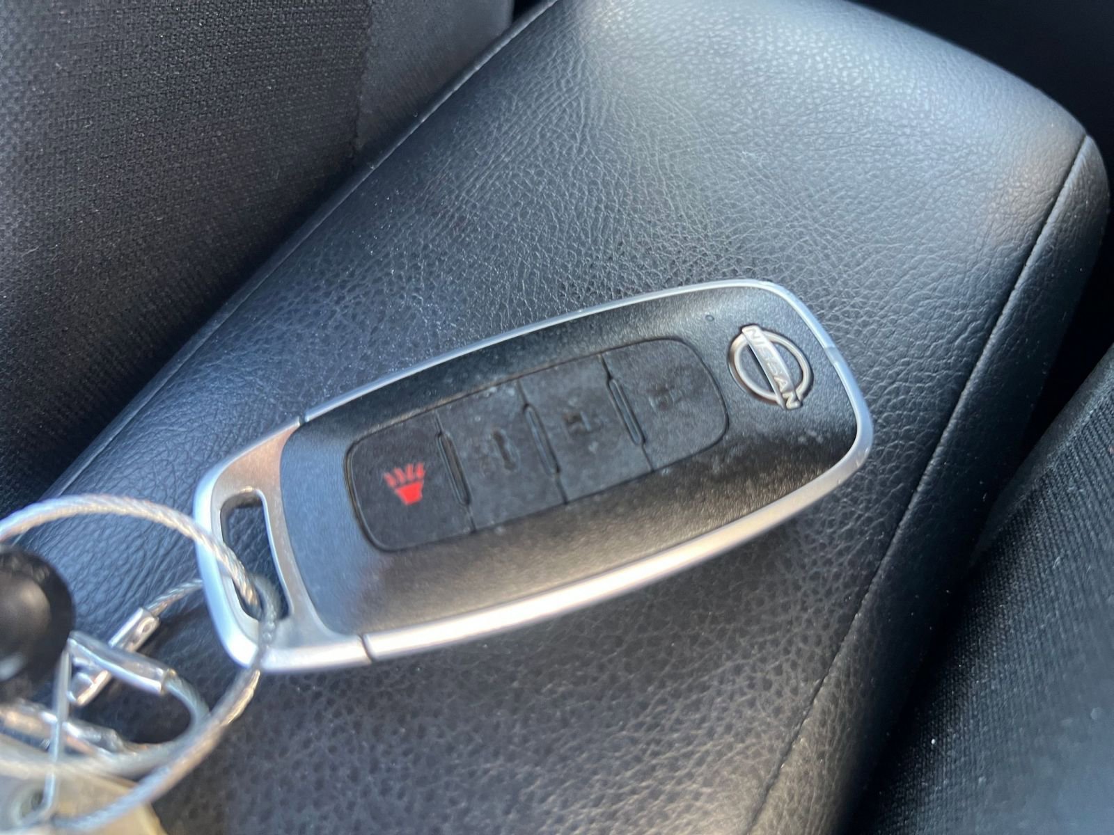 Used 2025 Nissan Versa SV image 18