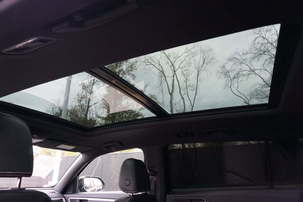 Used 2023 Volkswagen Atlas Cross Sport SEL R-Line image 16