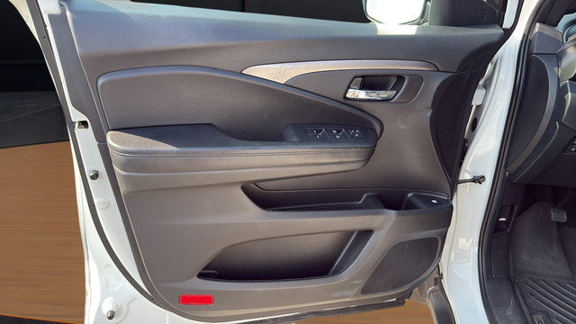 Used 2022 Honda Pilot Sport image 16