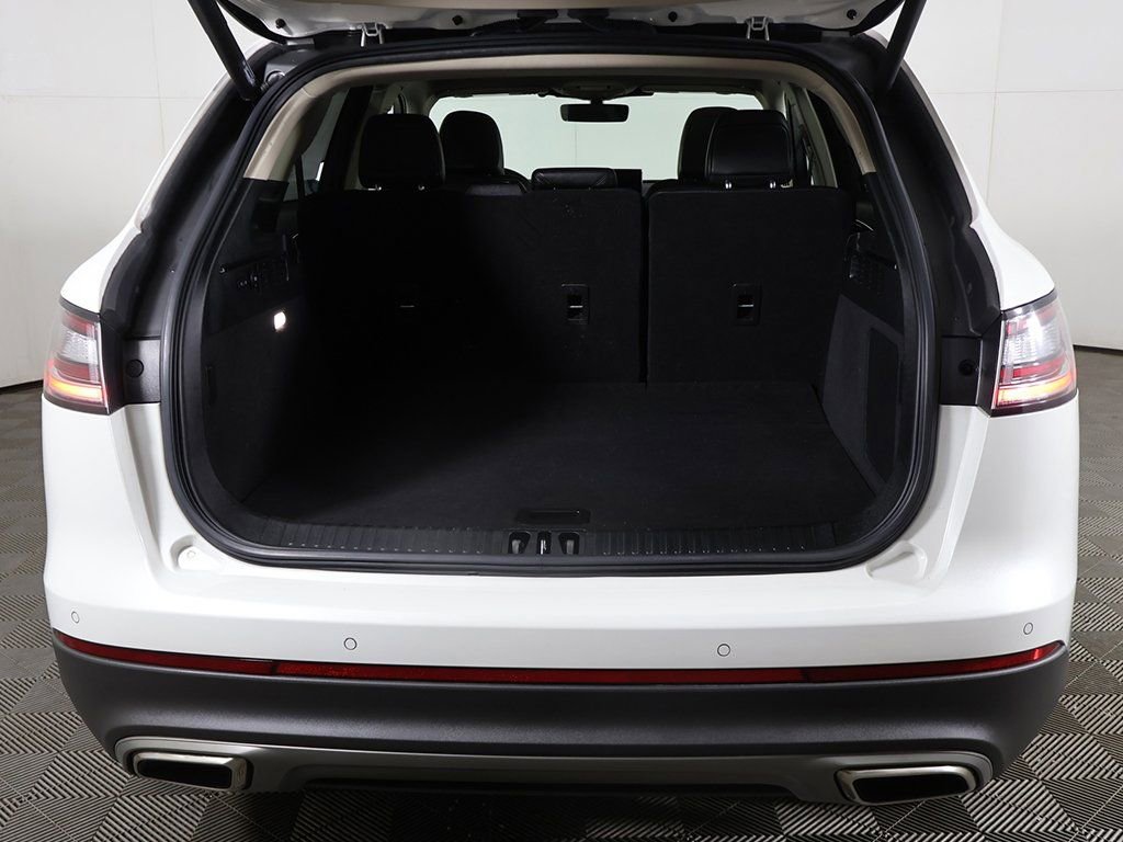 Used 2022 Lincoln Nautilus Reserve image 17