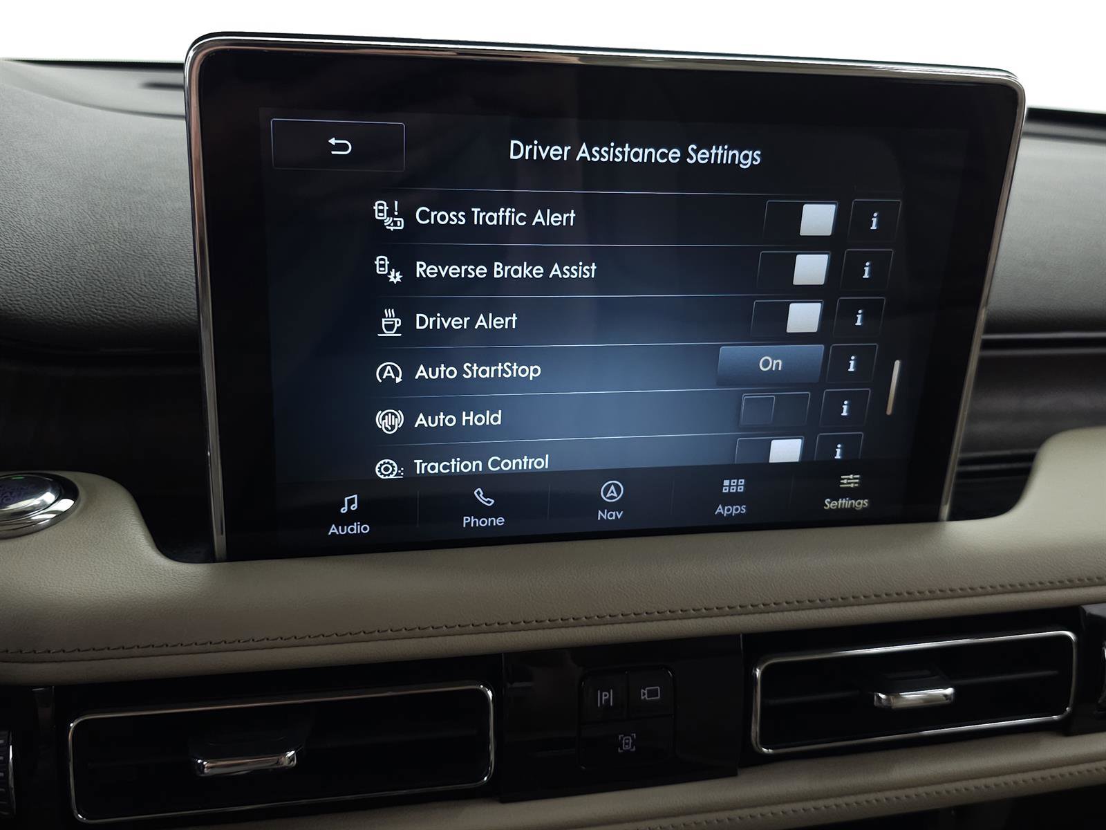 Used 2020 Lincoln Aviator Reserve w/ Equipment Group 202A image 31