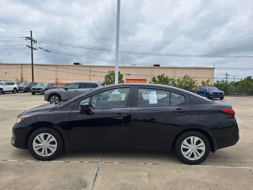Used 2023 Nissan Versa S w/ Trunk Package FWD image 2