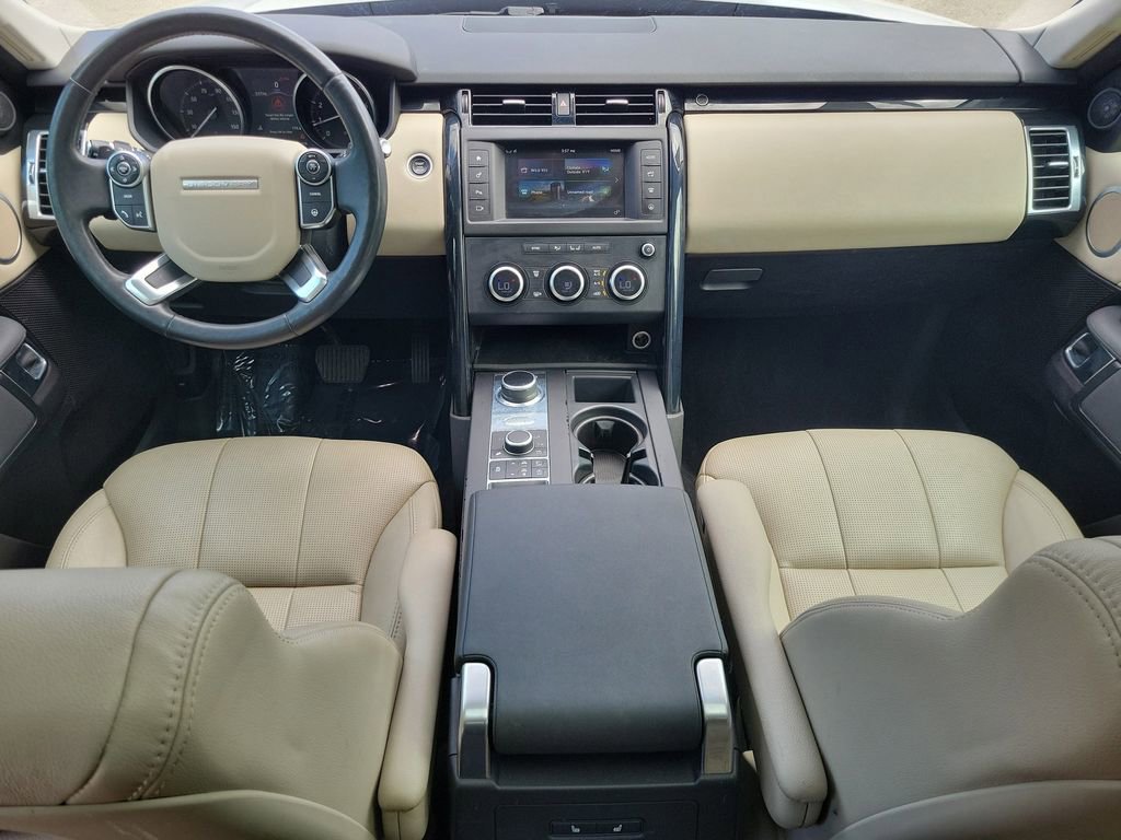 Used 2017 Land Rover Discovery SE AWD/4WD image 17