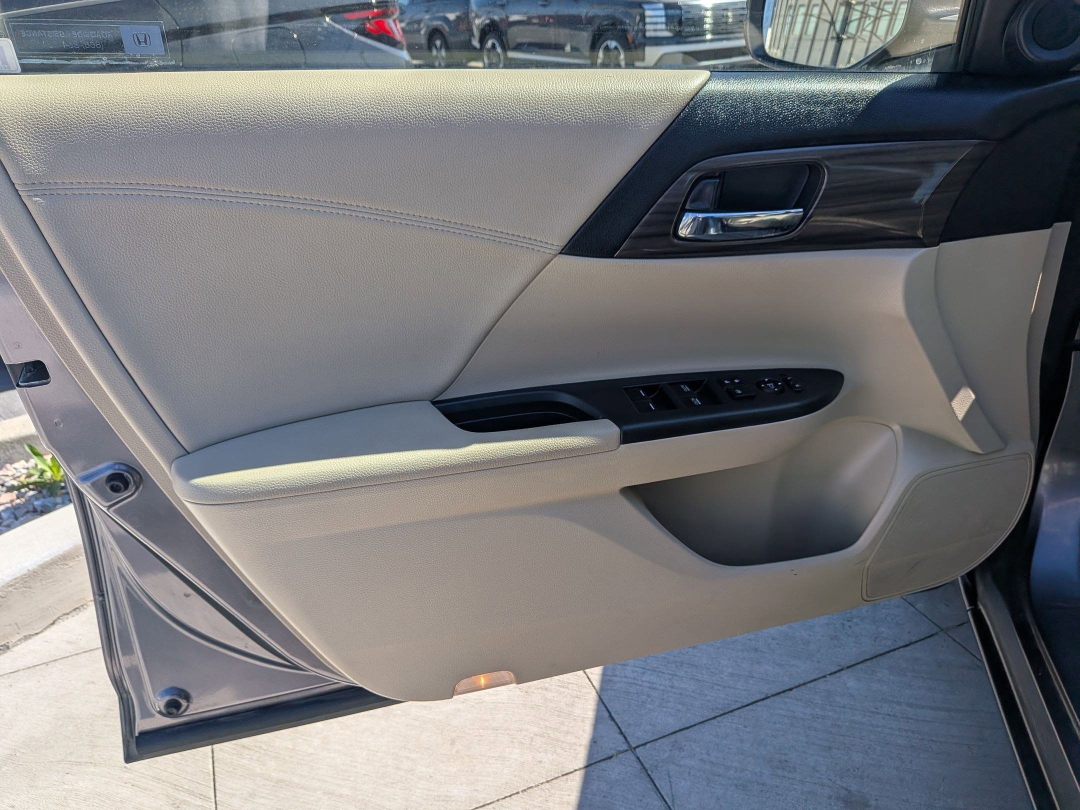 Used 2017 Honda Accord Base image 13