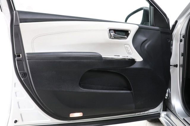 Used 2016 Toyota Avalon XLE Premium w/ Protection Package FWD image 17