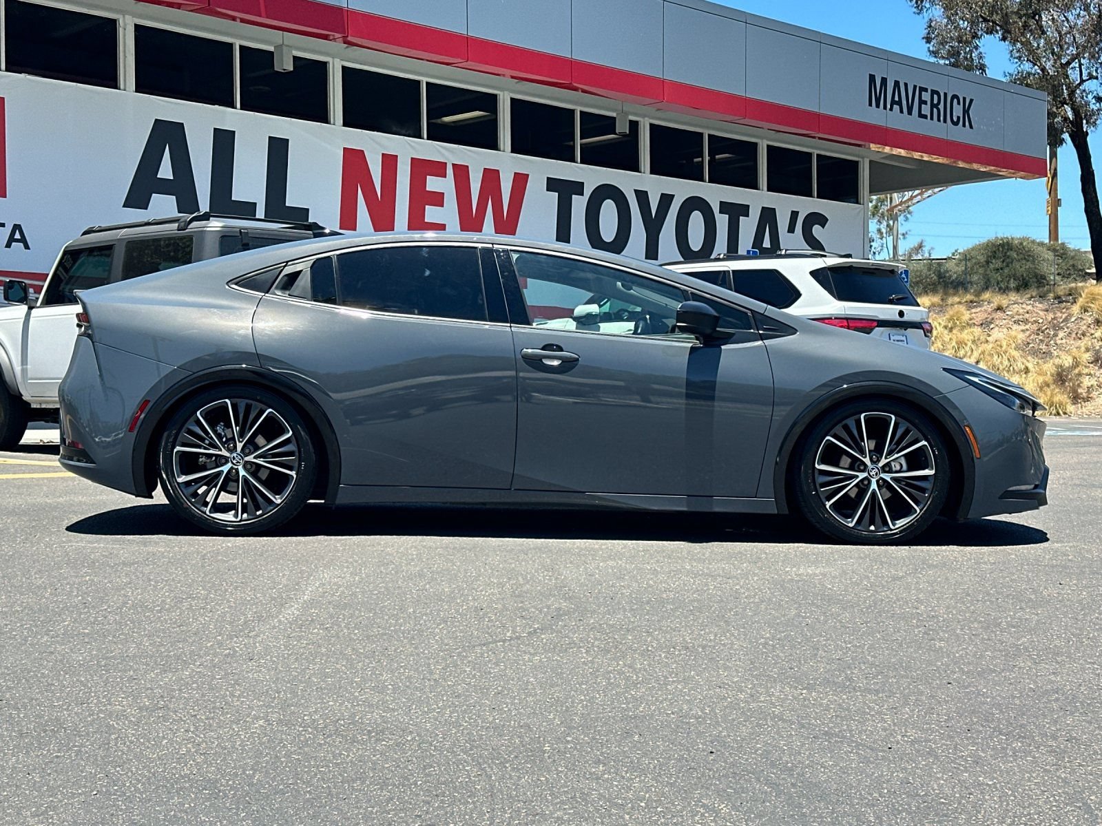 Used 2024 Toyota Prius Limited FWD image 6