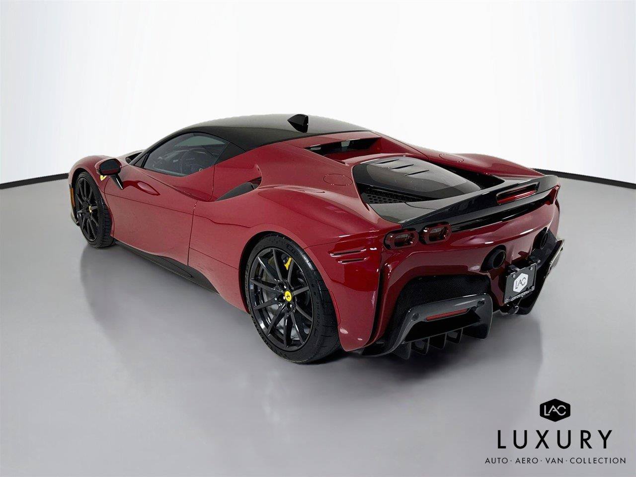 Used 2022 Ferrari SF90 Stradale AWD/4WD image 7