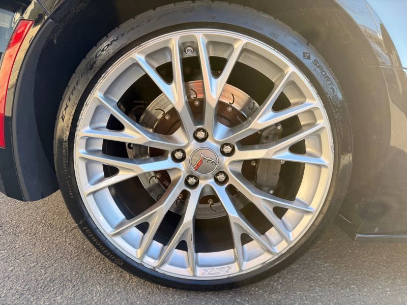 Used 2015 Chevrolet Corvette Z06 w/ 3LZ Preferred Equipment Group image 31