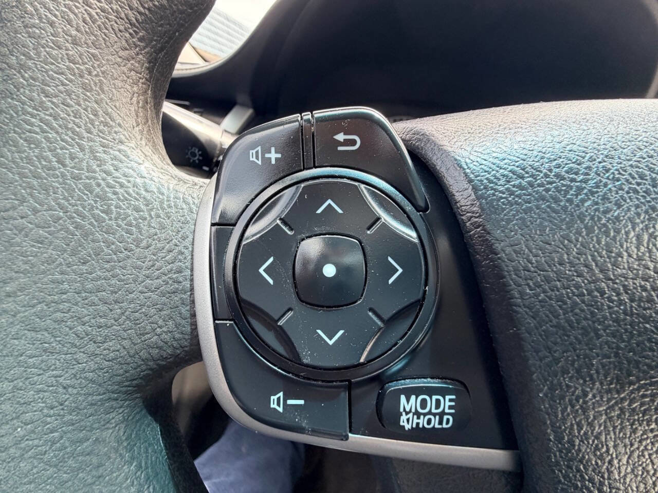 Used 2014 Toyota Camry LE FWD image 8