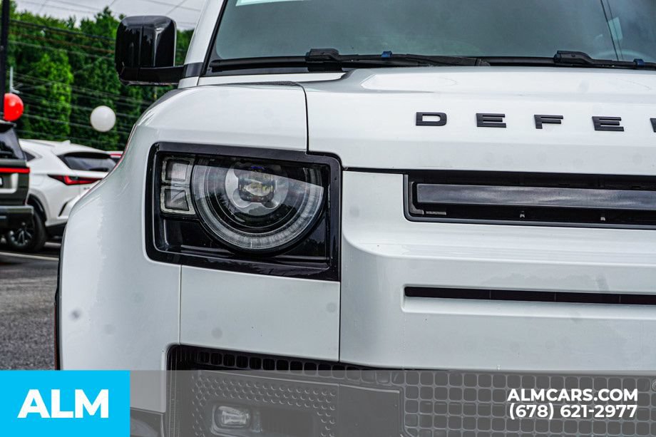 Used 2024 Land Rover Defender 110 X-Dynamic SE AWD/4WD image 12