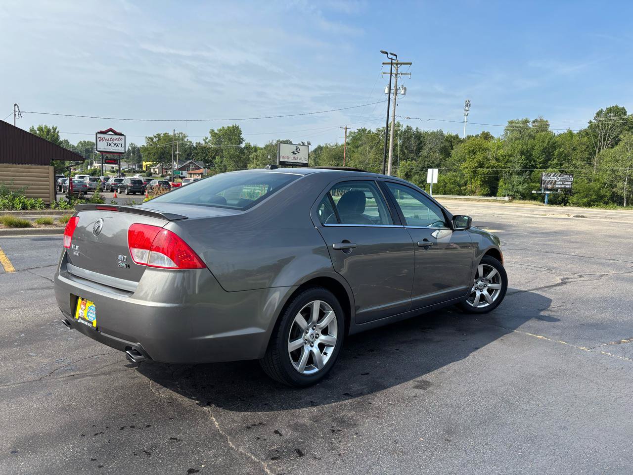 Used 2010 Mercury Milan Premier AWD/4WD image 9