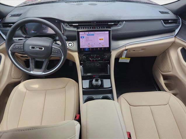 New 2025 Jeep Grand Cherokee Limited w/ Luxury Tech Group II RWD image 16