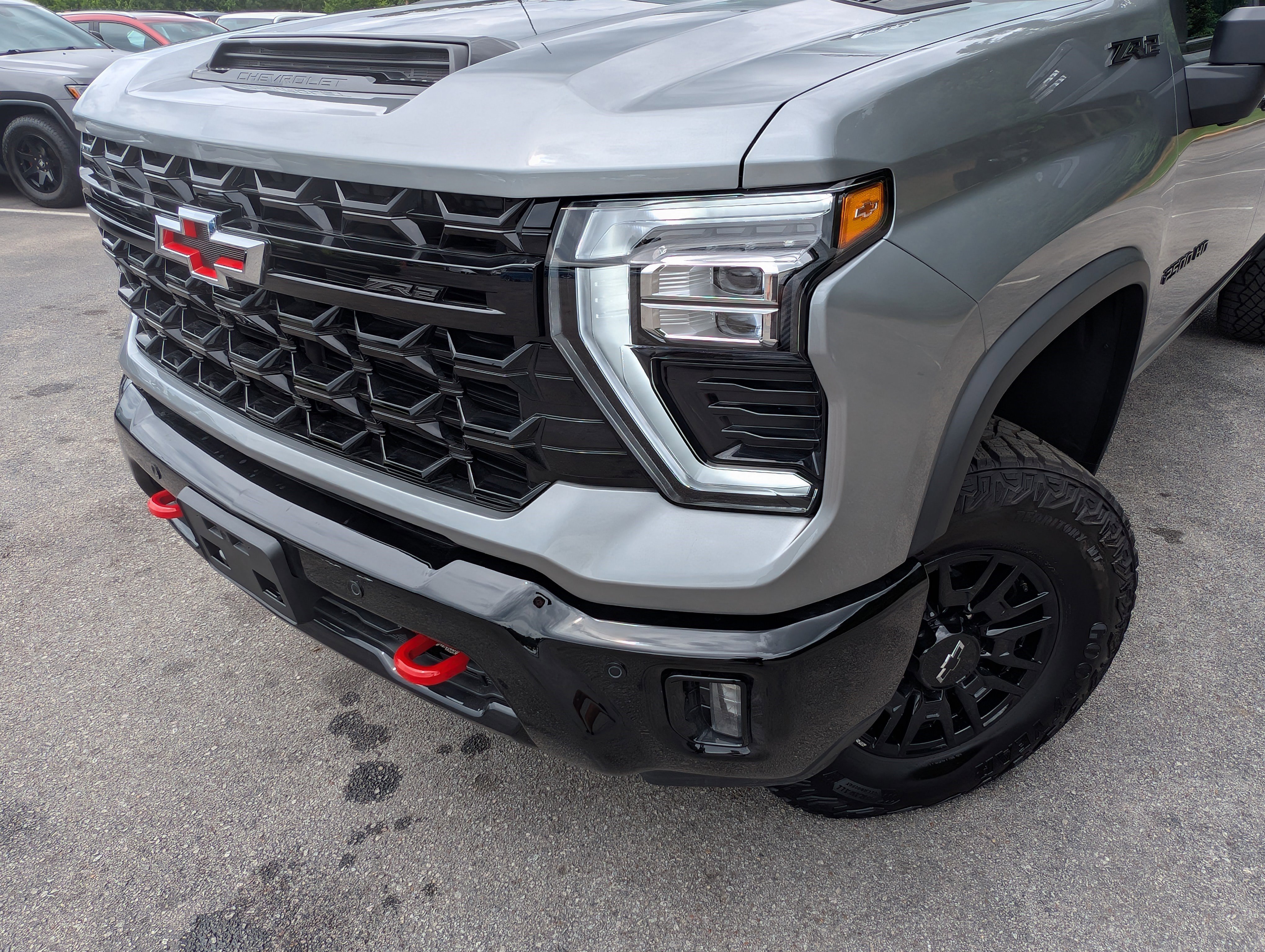 Used 2025 Chevrolet Silverado 2500 ZR2 w/ LPO, Dark Essentials Package AWD/4WD image 13