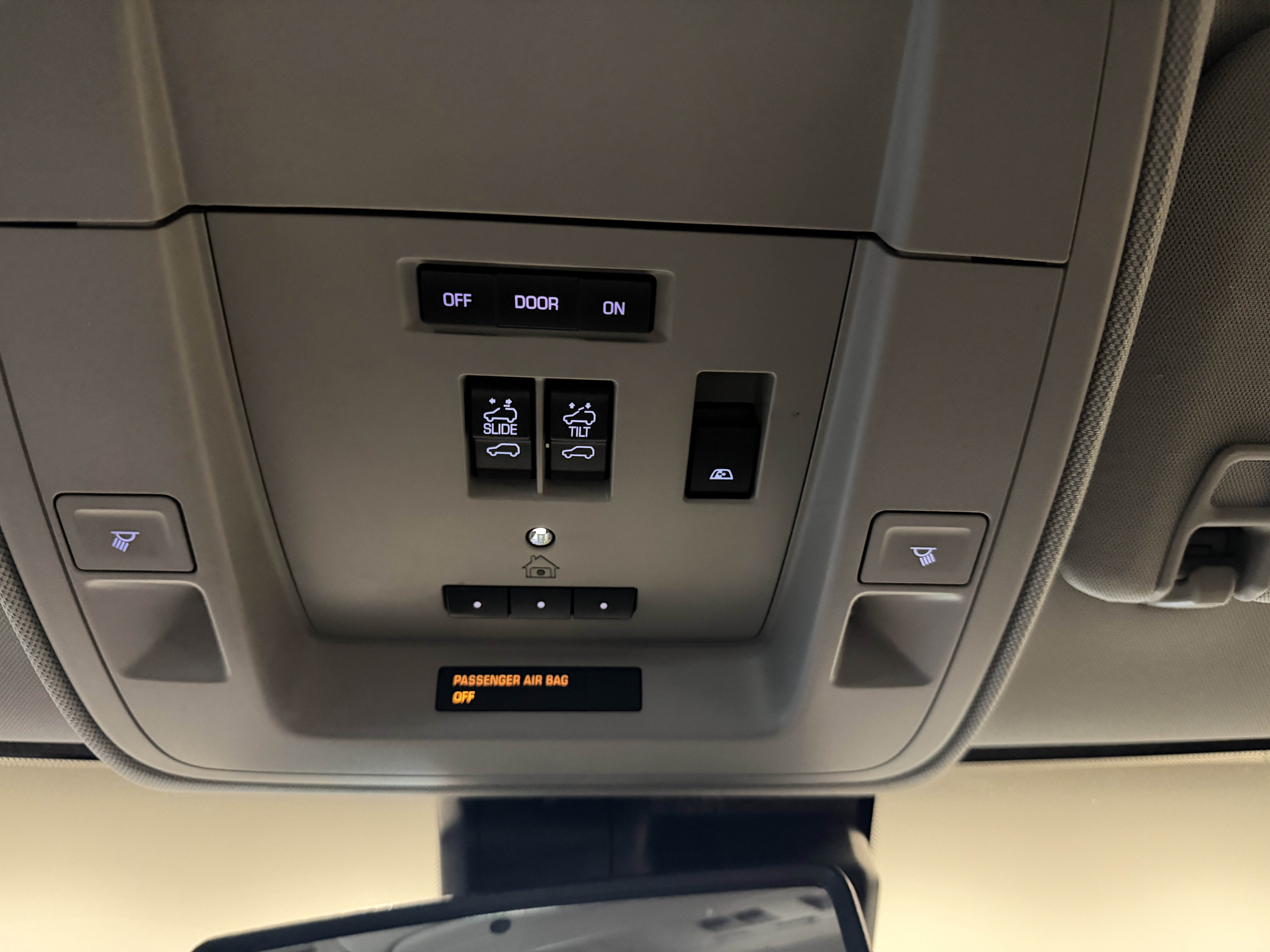 Used 2018 Chevrolet Silverado 1500 High Country image 31