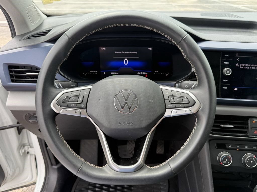 Certified 2022 Volkswagen Taos SE FWD image 14