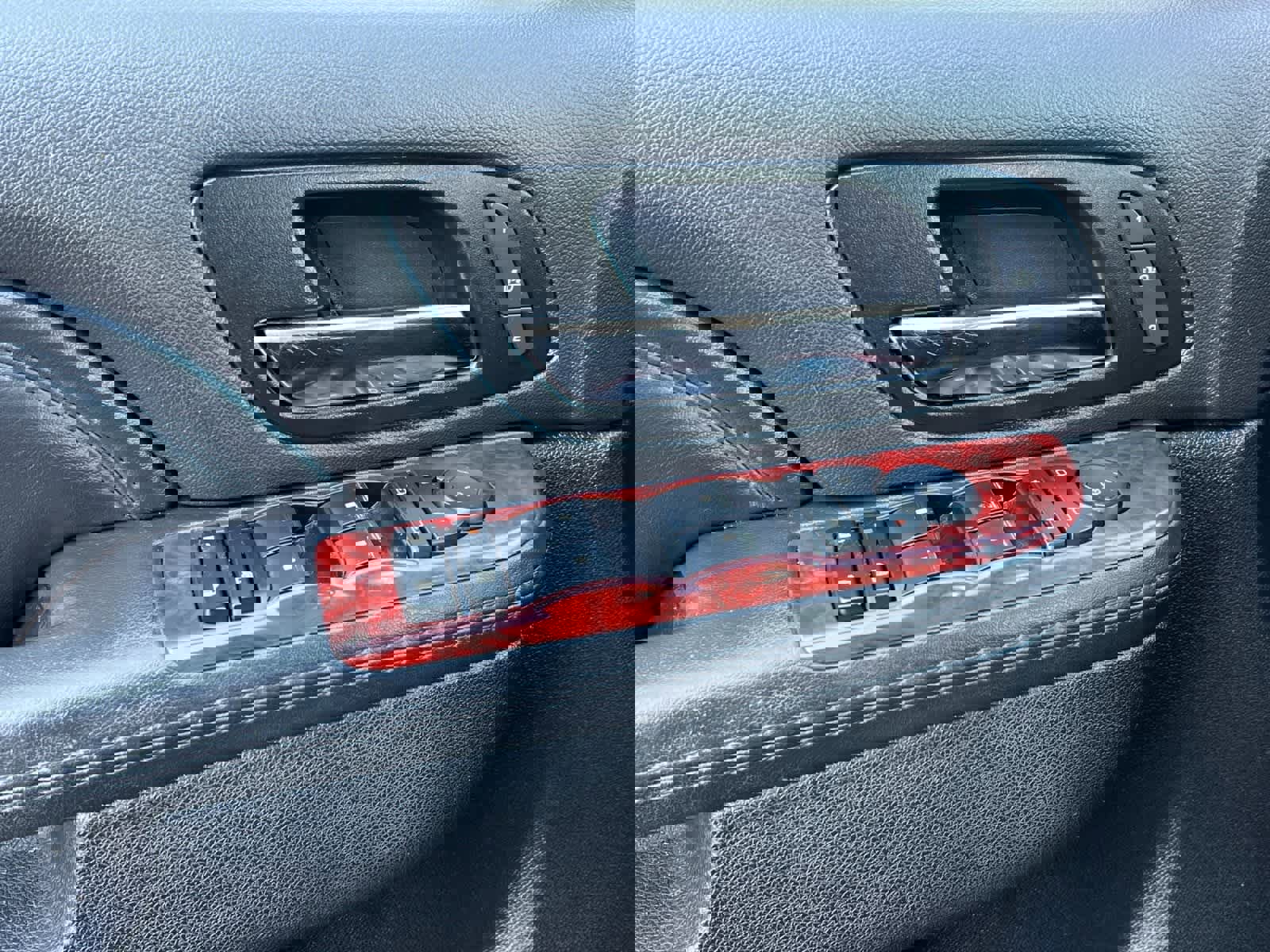 Used 2014 Cadillac Escalade Luxury image 13