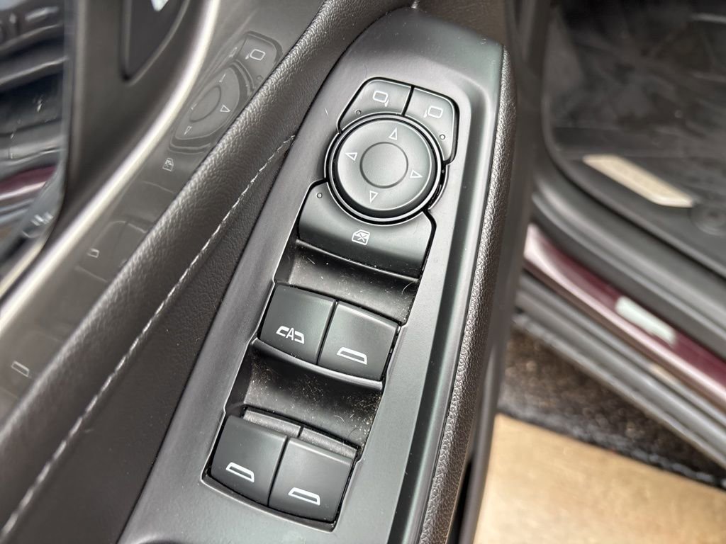 Certified 2023 Chevrolet Traverse LT image 30