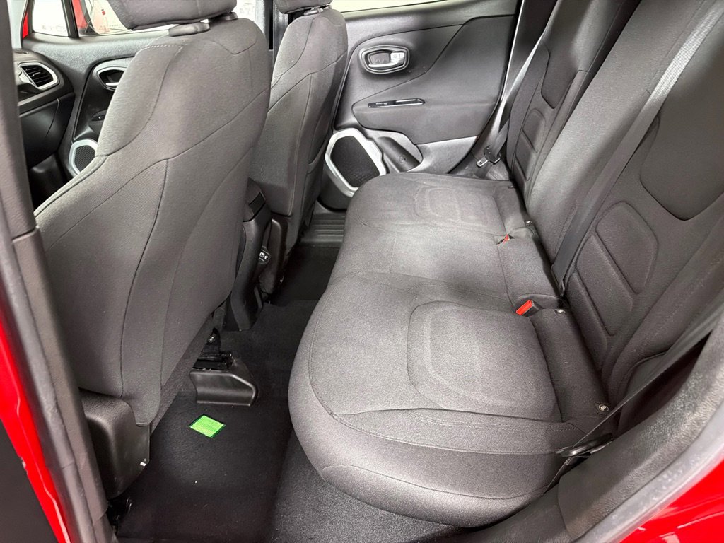 Used 2018 Jeep Renegade Latitude image 18