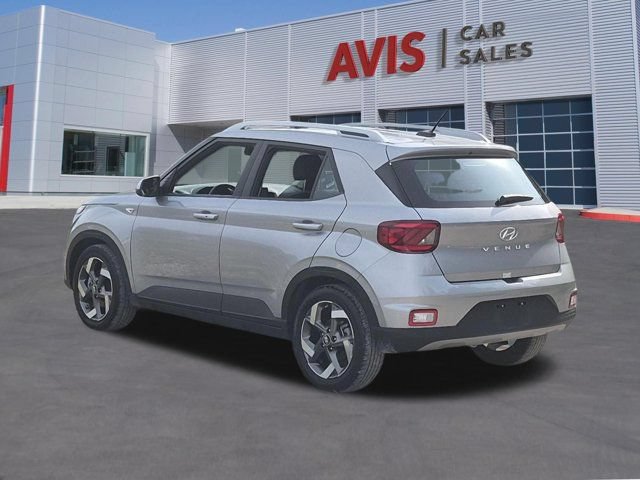 Used 2025 Hyundai Venue SEL FWD image 9